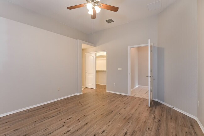 Building Photo - 2415 N Avenida TABICA