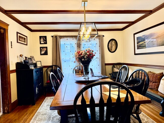 Building Photo - 740 Belmont St