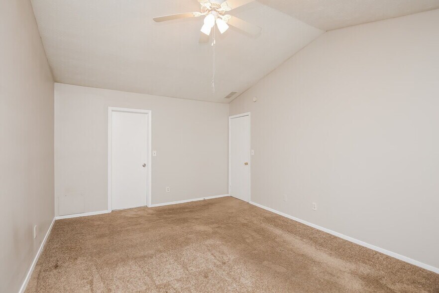 Building Photo - 2669 Crystal Ln
