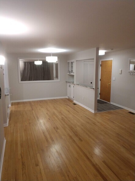 Building Photo - 8353 Kennedy Cir