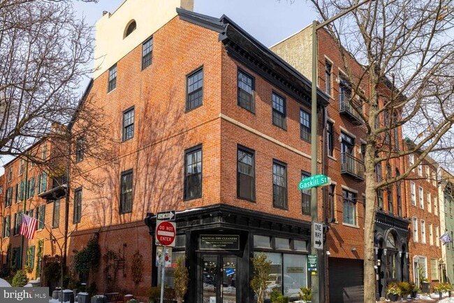 Building Photo - 516 S 3rd St