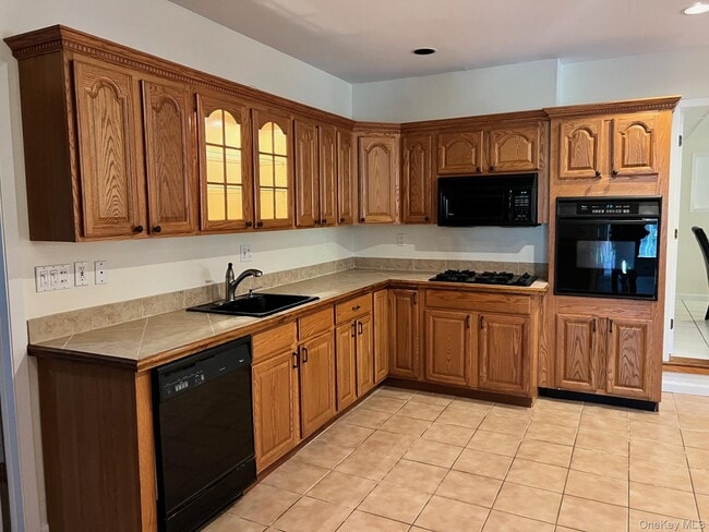 Building Photo - 111 Main St