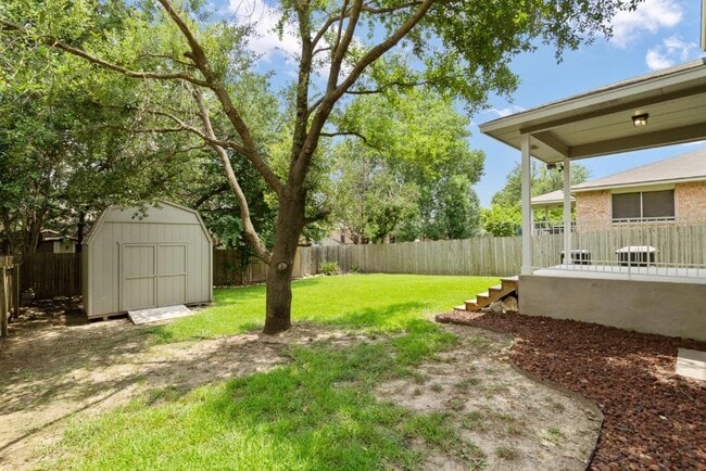 Building Photo - 2704 Greenlee Dr