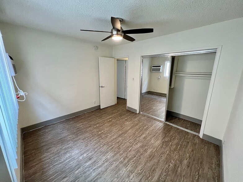 Building Photo - 12727 Matteson Ave