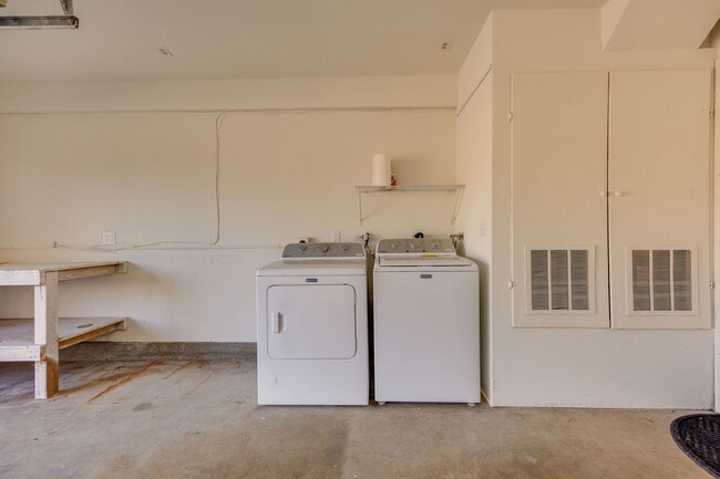 Building Photo - 243 Flame Tree Pl