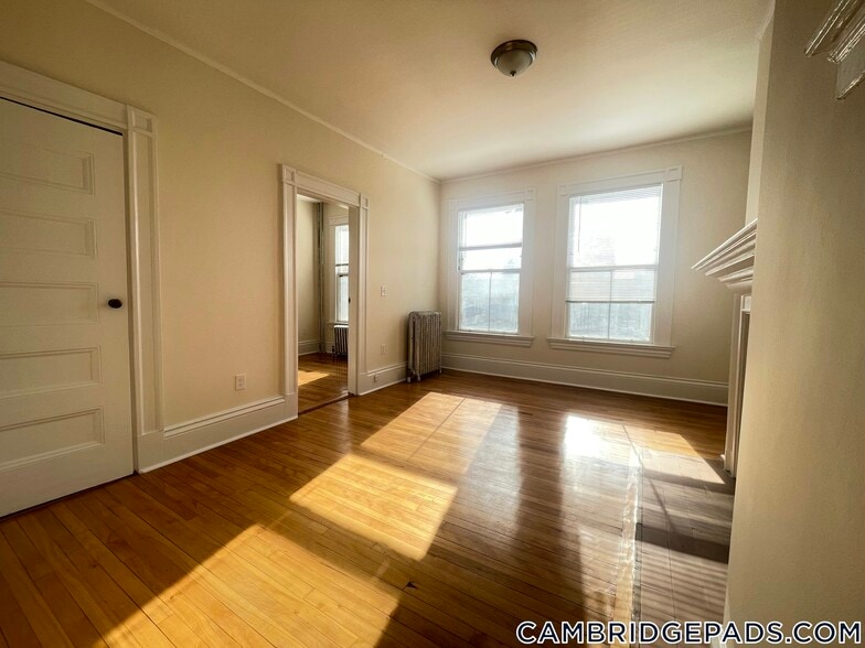 Building Photo - 2 Ware St