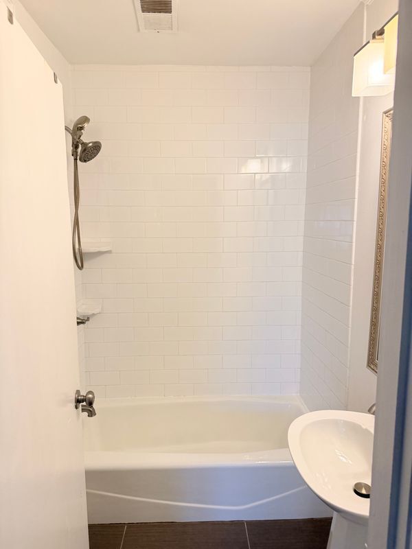 Building Photo - 8416 Leatrice Dr