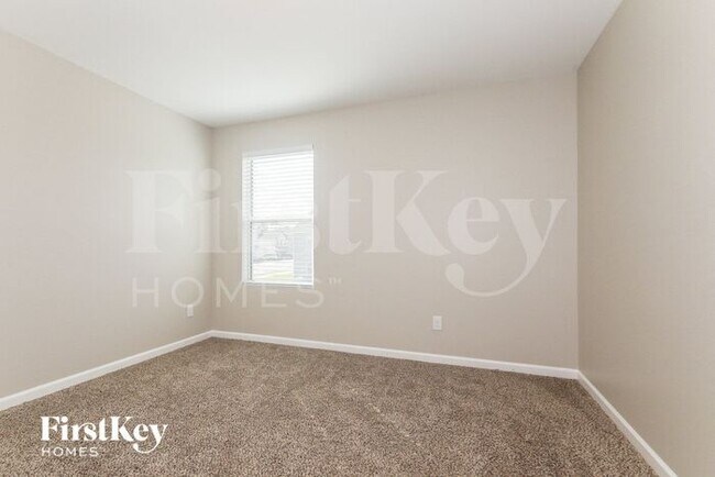Building Photo - 12562 Garron Rd