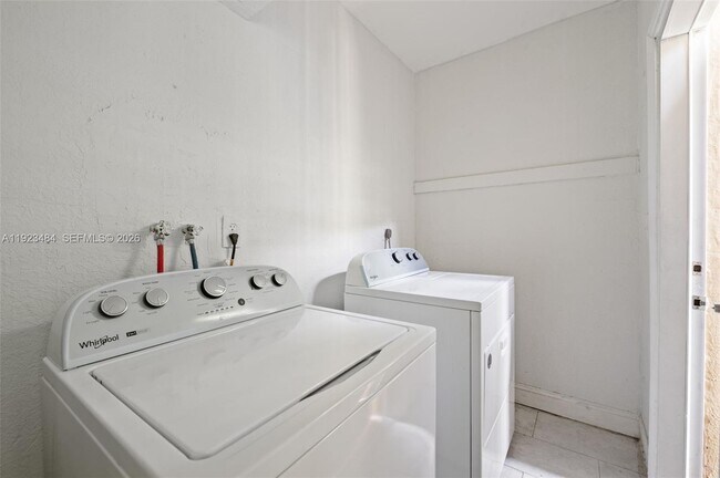 Building Photo - 1429 NE 118th Terrace