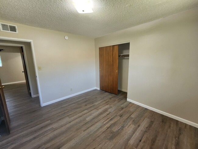 Building Photo - Beautiful Remodled, 3 Bedroom Home!