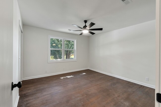 Building Photo - 12 Grove St