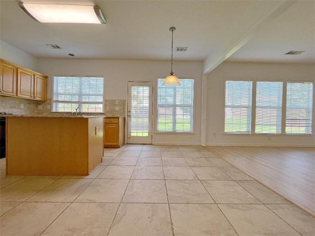 Building Photo - 8205 Norwich Pl