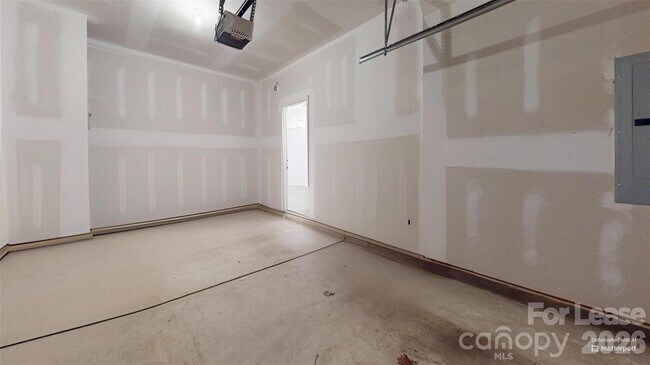 Building Photo - 8988 Clayton Aly