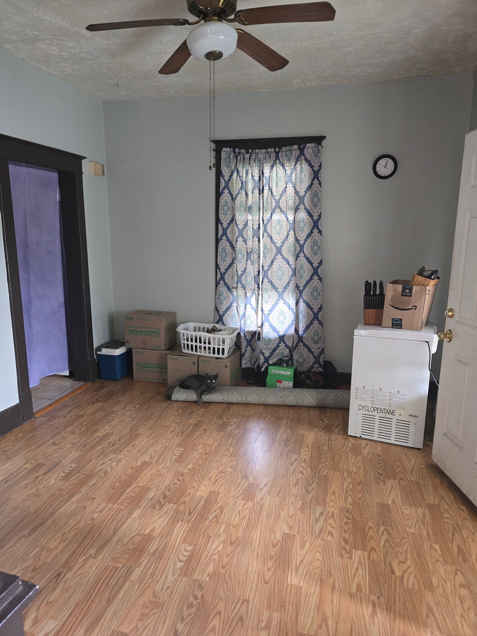 Building Photo - 1008 W 143rd St