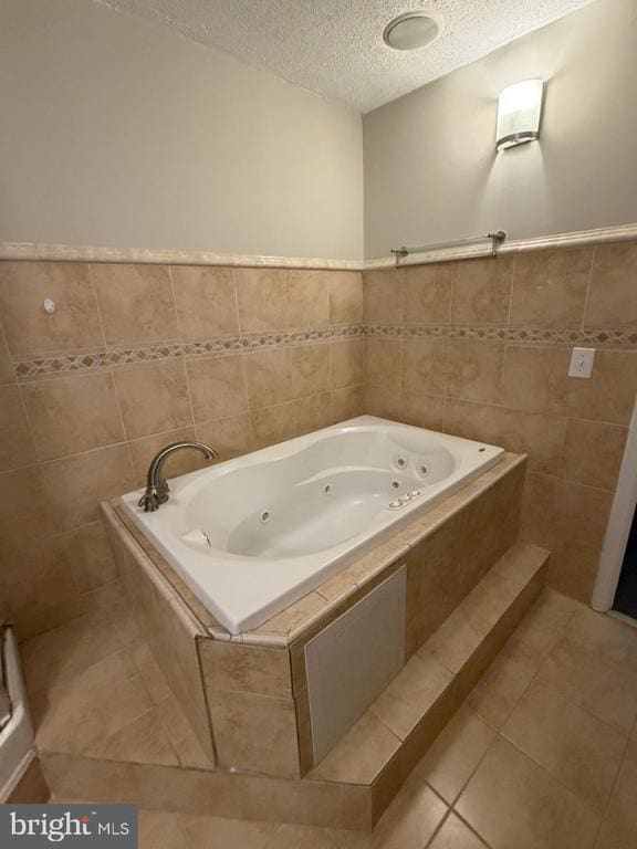 Building Photo - 10310 Meadowview Dr