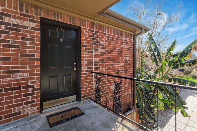 Building Photo - 11540 Chimney Rock Rd