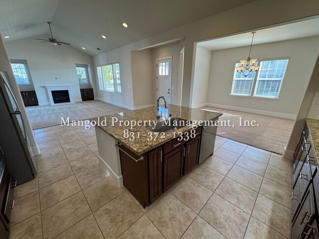 Building Photo - Stunning 3 Bed 2 Bath Home in East Garriso...