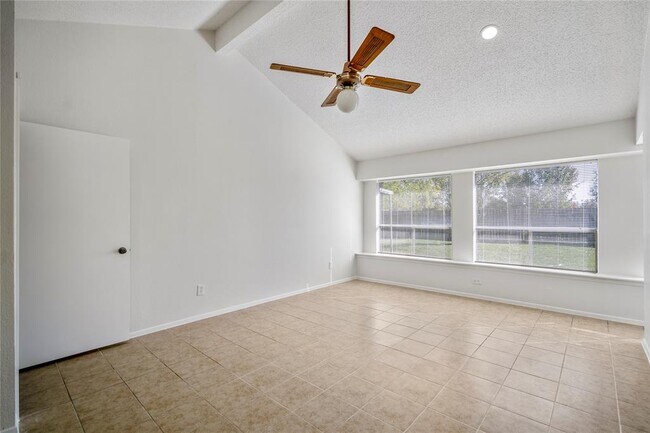 Building Photo - 11030 Hidden Bend Dr