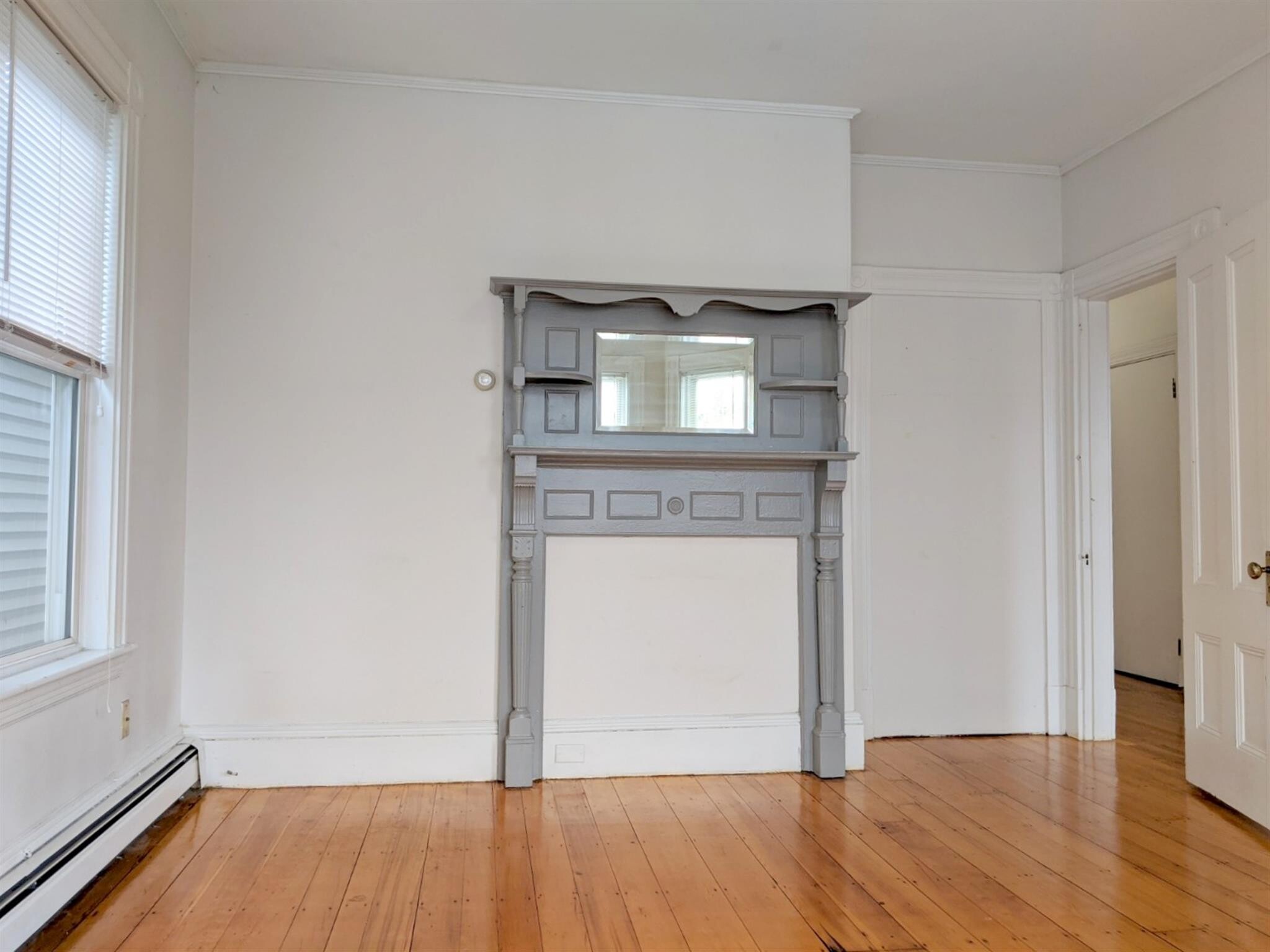Building Photo - 393 Washington St