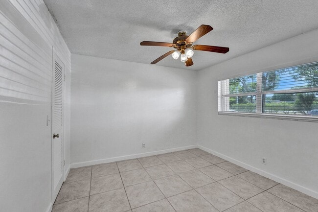 Building Photo - Gorgeous 2 bedroom 1 bath