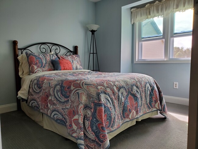 Second bedroom with full size bed - 112 Northridge Dr