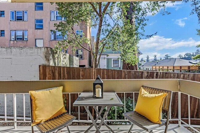 Building Photo - 66 Fairmount Ave