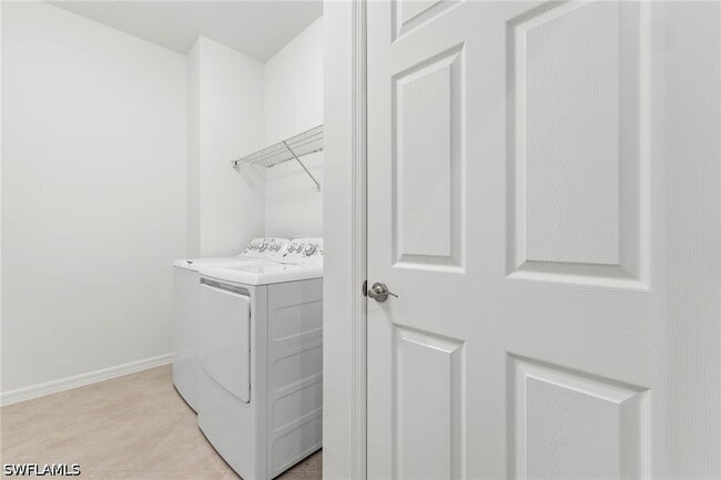 Building Photo - 10818 Alvara Way