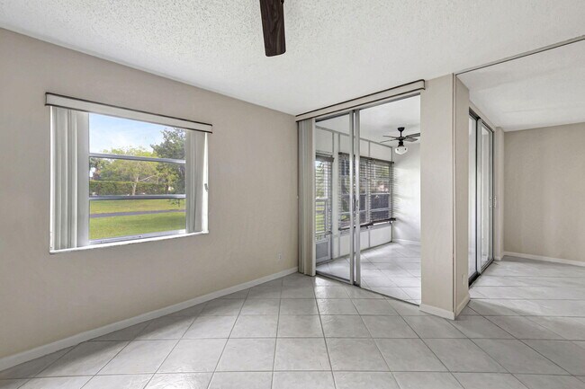 Building Photo - 6795 Huntington Ln