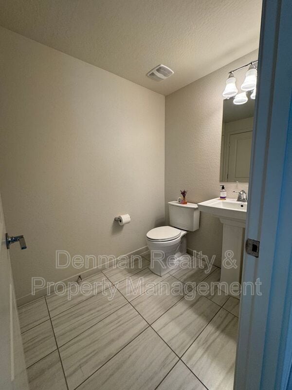 Building Photo - 3540 E Tina Dr