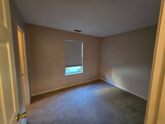 Building Photo - 235 Spring Forest Ct