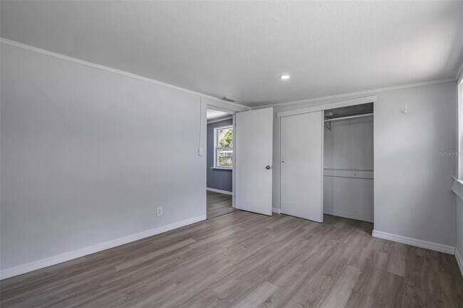 Building Photo - 636 Stremma Rd