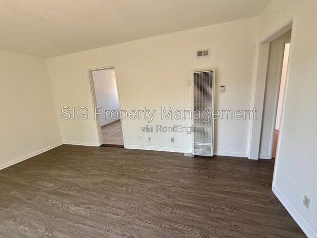 Building Photo - 13226 Maclay St