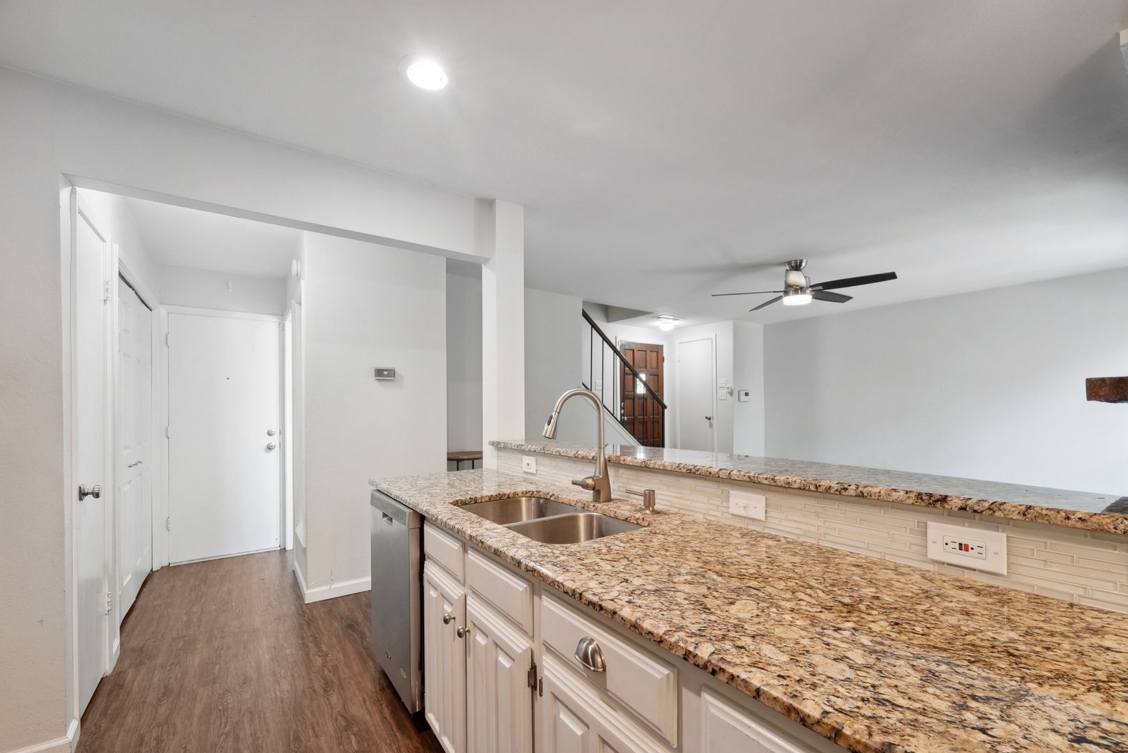 Building Photo - 2004 Via Corona