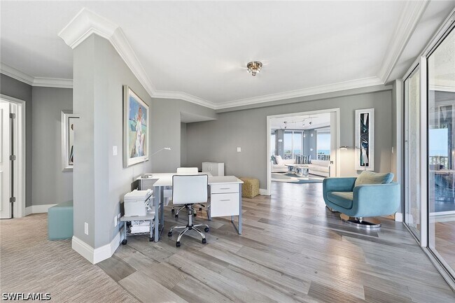 Building Photo - 8111 Bay Colony Dr