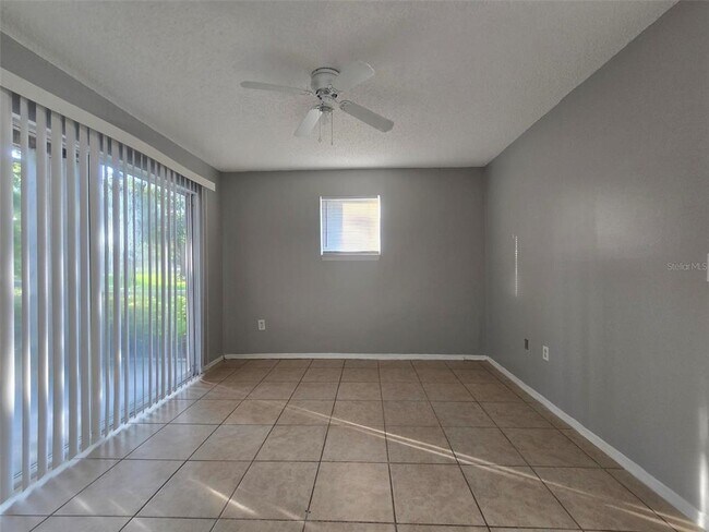 Building Photo - 10122 Winsford Oak Blvd