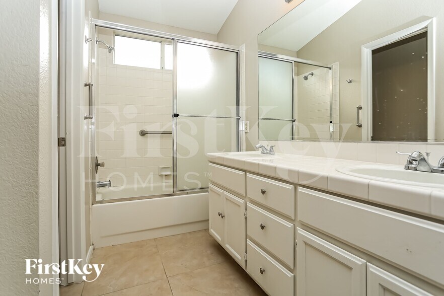 Building Photo - 4822 Wind Break Ln