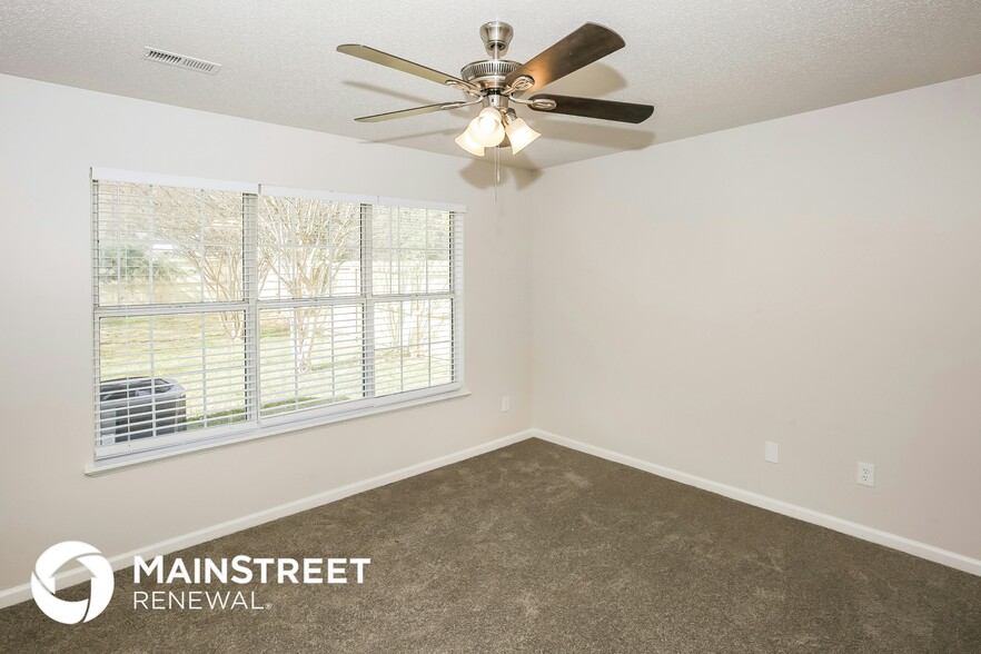 Building Photo - 207 Lauren Dr