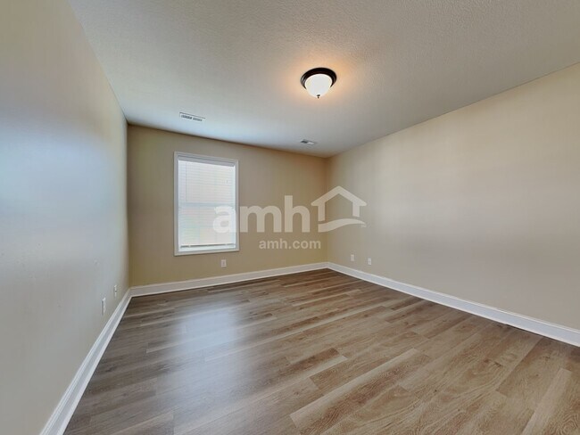 Building Photo - 7217 Deer Springs Way