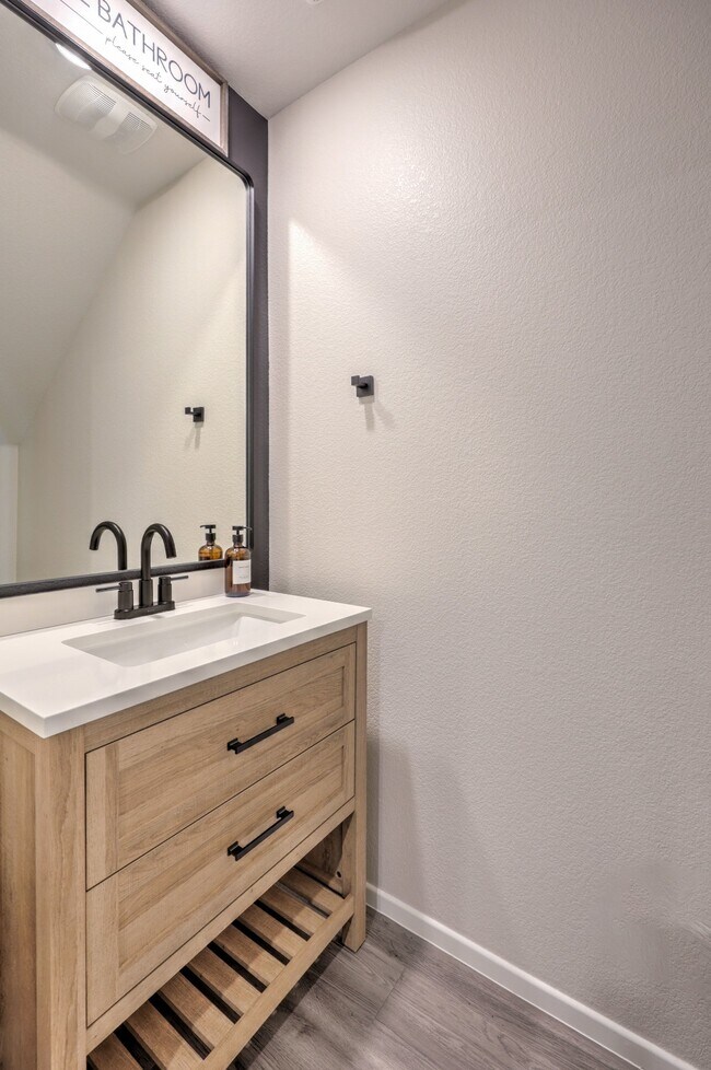 Building Photo - 4463 Honey Hls Ave