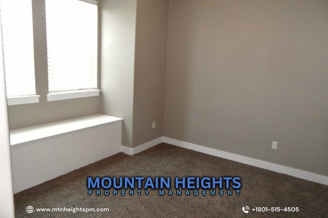 Building Photo - 954 Delorean Ln