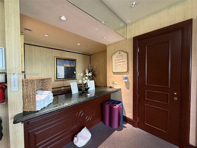 Building Photo - 20201 E Country Club Dr