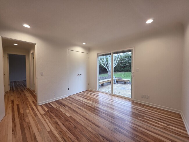 Building Photo - 963 Parkway Dr NW