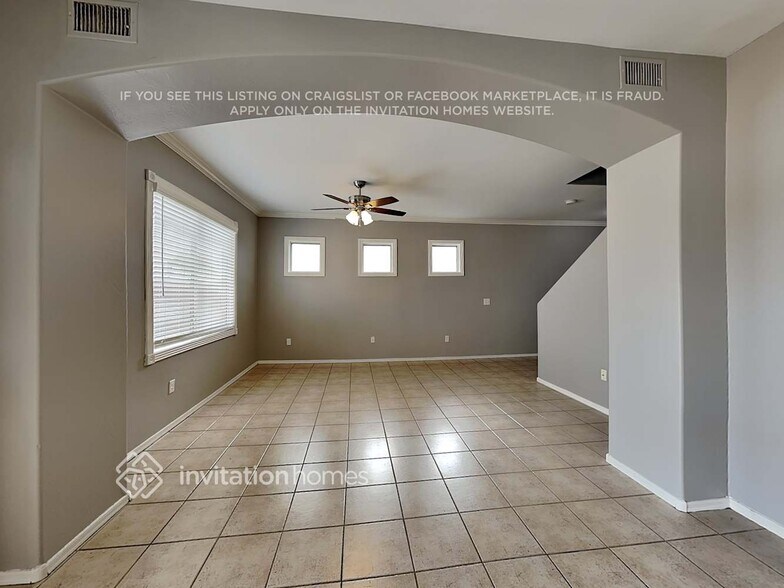 Building Photo - 10638 E Olla Ave