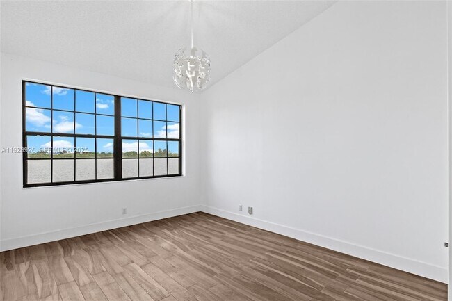 Building Photo - 15569 Miami Lakeway N