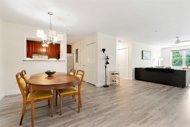 Building Photo - 318 Rindge Ave