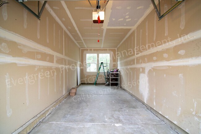 Building Photo - 6714 Autumn Ridge Dr