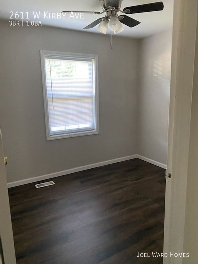 Building Photo - 2611 W Kirby Ave