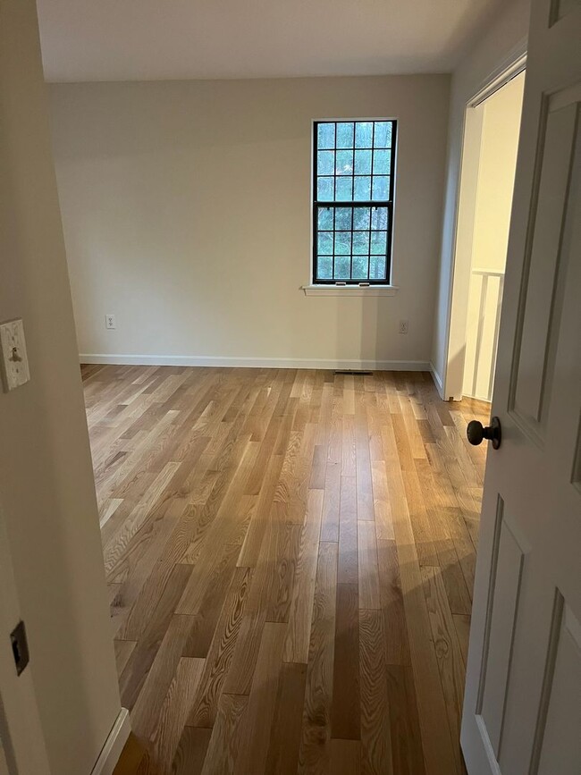 Building Photo - 3Br / 2Ba Cape in Marston Mills