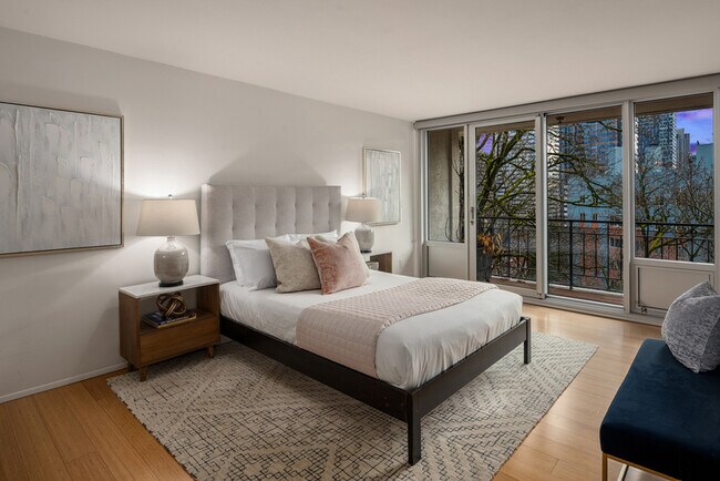 Building Photo - 1000 Union St