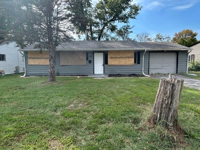 Building Photo - Spacious 4BD/1BA